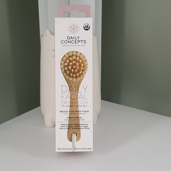 Daily Concepts Other - Daily Concepts Facial Dry Brush